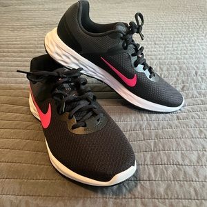 ‼️Like New‼️ NIKE Running Shoes, 9W